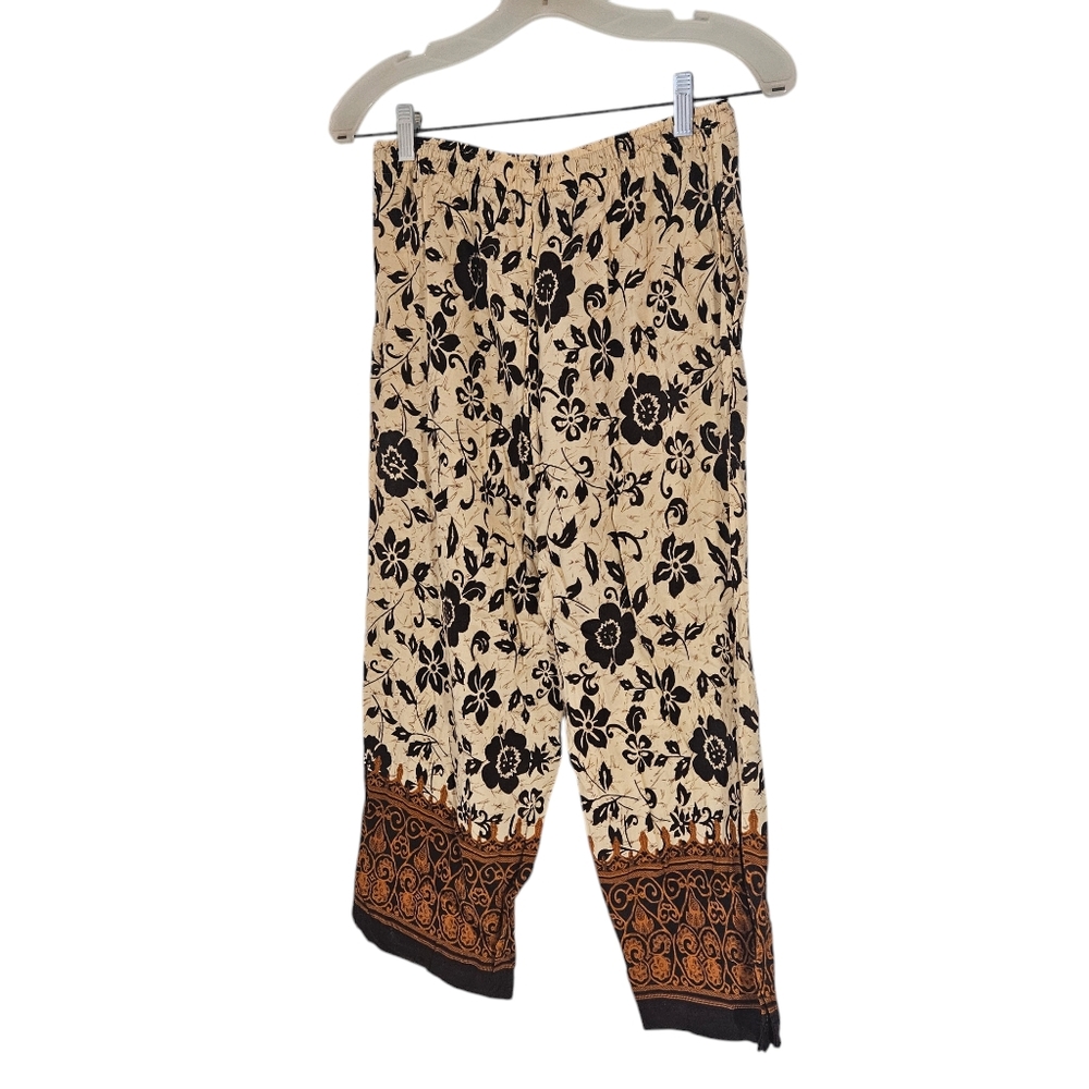 Magic Flower Design Comfort Capris sze Large